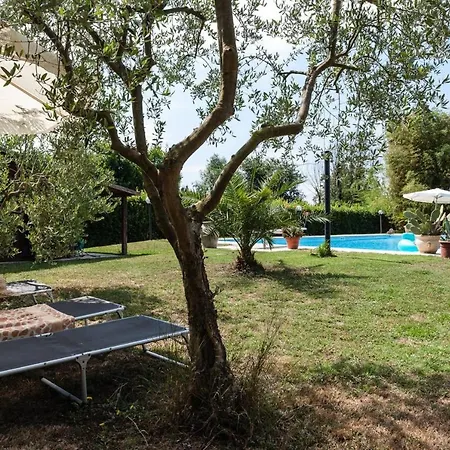 Charming In With Terrace And Shared Pool. Villa Pise