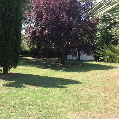 Charming In With Terrace And Shared Pool. *