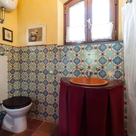 Charming In With Terrace And Shared Pool. Pisa
