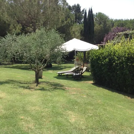 Charming In With Terrace And Shared Pool. *